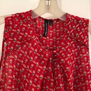 Sleeveless top sailboat design-covered buttons